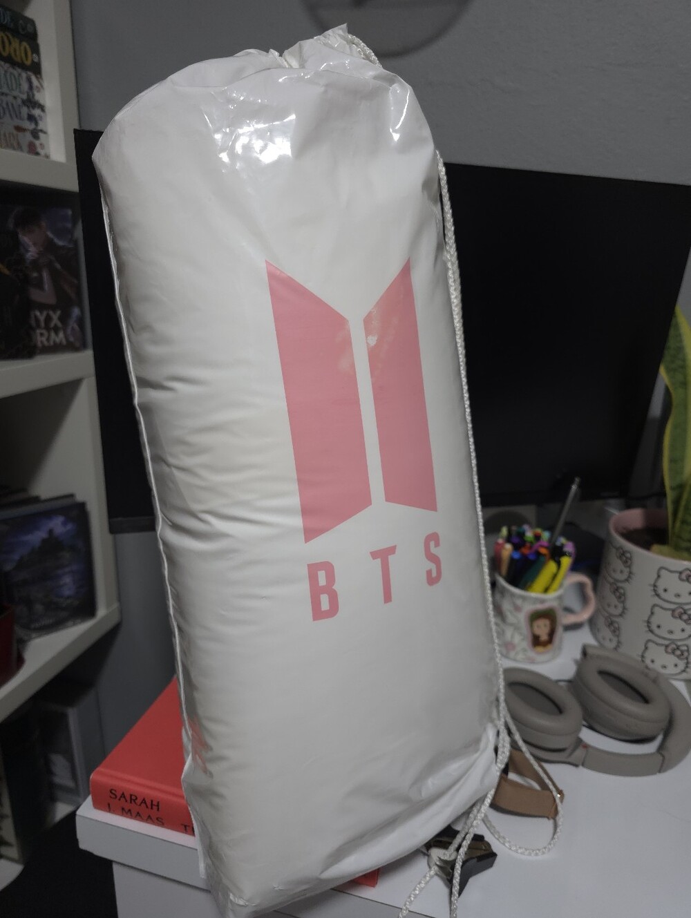 BTS Official House of BTS Pop-Up "Boy With Luv" Cushion Pillow (NIP / Sealed)